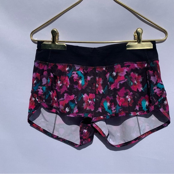 Lululemon Speed Short Mini Midnight Bloom Black Deep Fuchsia W7A19S NO LINER / 4 - Picture 1 of 14